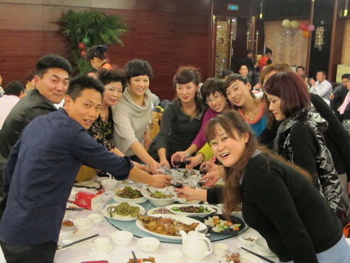 煙臺(tái)華順油氣潤(rùn)滑之2013年春晚之舉杯同慶