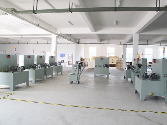 煙臺華順油氣潤滑之車間產品區(qū)